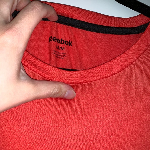 New Reebok Performance Shirt M - Picture 3 of 4